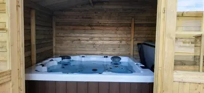 Plan de l'établissement La Pinéguette maison 12 personnes spa 6 pers décoration chalet sauna 4 pers