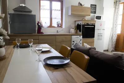 Cuisine ou kitchenette dans l'établissement Chez Emilie & Charles Classé 4 étoiles