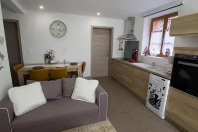 Cuisine ou kitchenette dans l'établissement Chez Emilie & Charles Classé 4 étoiles