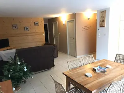 Cuisine ou kitchenette dans l'établissement Appartement 6 pers - Les 4 Loups au pied des pistes