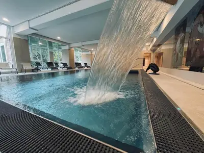 Piscine de l'établissement Hotel SPA Husseren Collections - Proche Colmar - Eguisheim ou située à proximité
