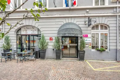 Façade ou entrée de l'établissement Brit Hotel Bristol Montbéliard Centre