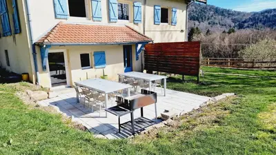 Vue générale sur la montagne ou vue sur la montagne depuis l'appartement