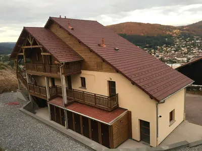 Vue générale sur la montagne ou vue sur la montagne depuis l'appartement