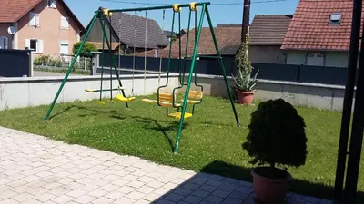 Aire de jeux pour enfants de l'établissement Gite Jehl GO10