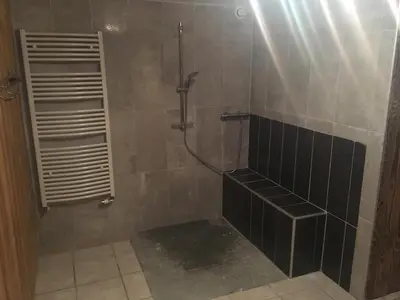 Salle de bains dans l'établissement La Ferme du Douanier & Spa 5 étoiles ALL INCLUSIVE