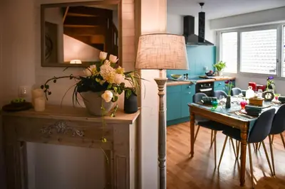 Cuisine ou kitchenette dans l'établissement Duplex tout équipé, proche centre-ville COLMAR, parking