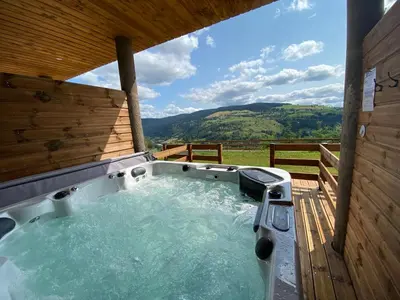 Vue générale sur la montagne ou vue sur la montagne depuis l'appartement