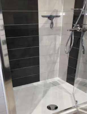 Salle de bains dans l'établissement Côté Cour