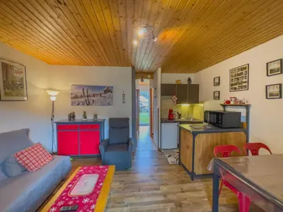 Cuisine ou kitchenette dans l'établissement Joli appartement 'Les Airelles du Lac' T2, rez de jardin, parking