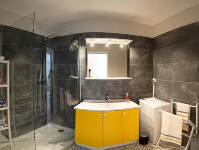 Salle de bains dans l'établissement COLMAR SWEET HOME