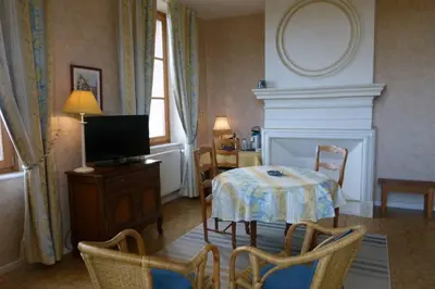 Télévision ou salle de divertissement dans l'établissement Domaine du Bouxhof
