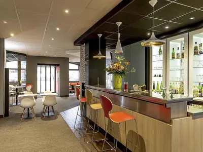 Restaurant ou autre lieu de restauration dans l'établissement ibis Colmar Centre