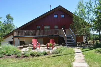 Jardin de l'établissement Appartement Douglasie dans une ferme avec étang privé dans la région des mille étangs, Faucogney-et-La-Mer