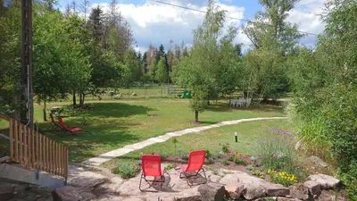 Jardin de l'établissement Appartement Douglasie dans une ferme avec étang privé dans la région des mille étangs, Faucogney-et-La-Mer