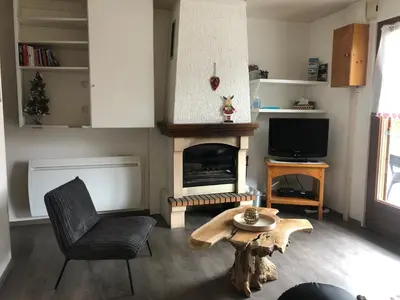 Télévision ou salle de divertissement dans l'établissement Chalet CHLOE - wifi, BBQ, parking