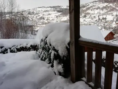 L'établissement Hameau des chaumes vue panoramique en hiver