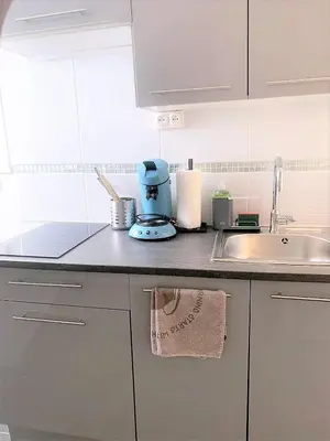 Cuisine ou kitchenette dans l'établissement MyHome Basel 3B44