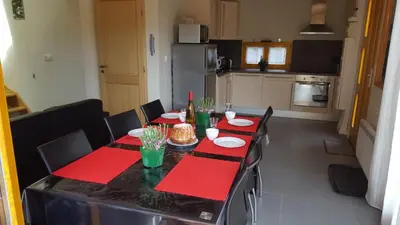 Cuisine ou kitchenette dans l'établissement Le Chalet La Cigogne et Le Chamois