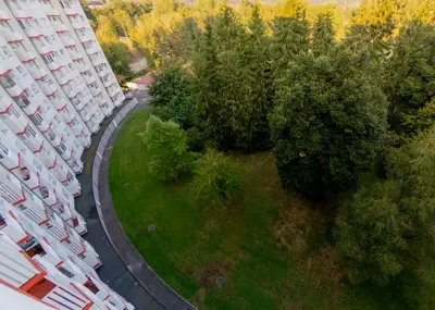 Vue panoramique sur l'établissement Appart'Hôtel - l'île en mouvement