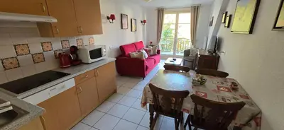 Cuisine ou kitchenette dans l'établissement Le Petit Nid