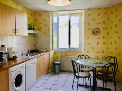 Cuisine ou kitchenette dans l'établissement Gîte Léonline sur les hauteurs de Masevaux -au pied des Vosges