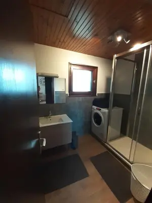 Salle de bains dans l'établissement Chalet Les Chardons