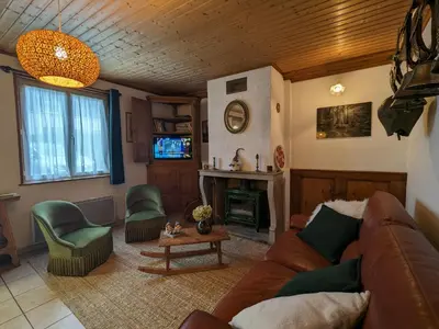 Coin salon dans l'établissement Maison chaleureuse entre Saint-Dié et Gérardmer - FR-1-589-36