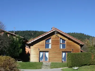 Plan de l'établissement Chalet spacieux à Gérardmer avec terrasse et équipements familiaux - FR-1-589-65