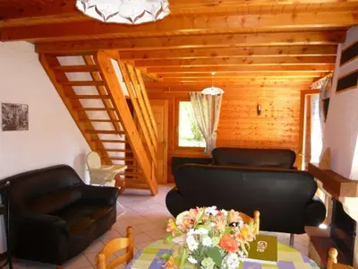 Plan de l'établissement Chalet spacieux à Gérardmer avec terrasse et équipements familiaux - FR-1-589-65