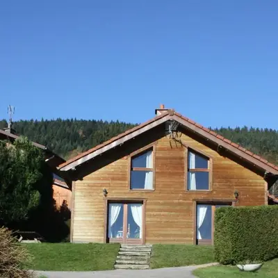 Chalet spacieux à Gérardmer avec terrasse et équipements familiaux - FR-1-589-65