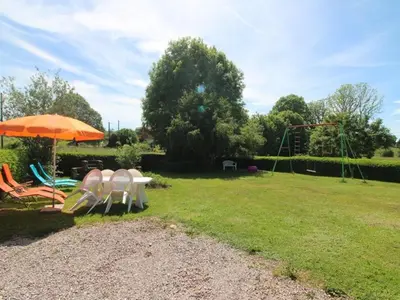 Jardin de l'établissement Gîte nature, 15 km de Gérardmer, randonnée, ski, jardin, terrasse, BBQ, équipements bébé inclus - FR-1-589-64