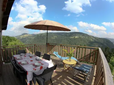 Vue générale sur la montagne ou vue sur la montagne depuis la maison de vacances