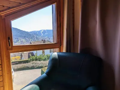 Plan de l'établissement Chalet convivial à Gérardmer avec cheminée, proche du lac et des pistes, idéal famille et rando - FR-1-589-95