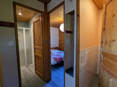 Plan de l'établissement Chalet convivial à Gérardmer avec cheminée, proche du lac et des pistes, idéal famille et rando - FR-1-589-95