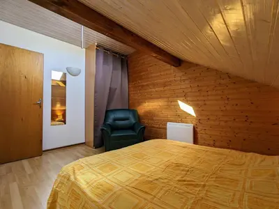 Plan de l'établissement Chalet convivial à Gérardmer avec cheminée, proche du lac et des pistes, idéal famille et rando - FR-1-589-95