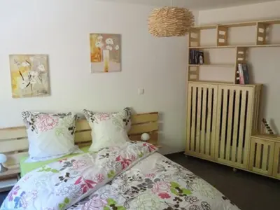 Plan de l'établissement Chalet tout confort avec piscine, terrasse, et sauna privé en montagne - FR-1-589-101
