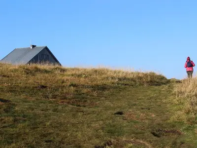 Plan de l'établissement Gîte Confortable en Pleine Nature avec Cheminée et Accès Direct aux Sentiers, Proche Gérardmer et Lac - FR-1-589-124