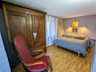 Plan de l'établissement Gîte chaleureux en pleine nature avec terrasse, idéal pour randonnées et vététistes, proche de Gérardmer - FR-1-589-125