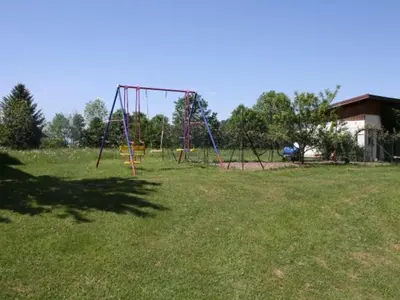 Aire de jeux pour enfants de l'établissement Maison tranquille avec cheminée près de Gérardmer - FR-1-589-142