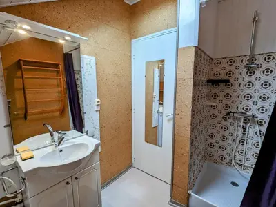 Plan de l'établissement Gîte rénové avec randonnées et ski à proximité, à 6 km de Remiremont - FR-1-589-151