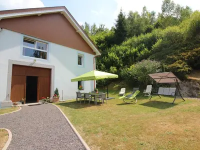 Plan de l'établissement Gîte Confortable en Pleine Forêt avec Étang, Idéal pour Familles et Amis - FR-1-589-154