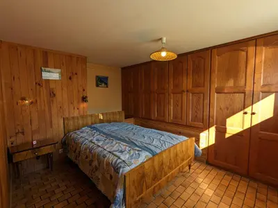 Un ou plusieurs lits dans un hébergement de l'établissement Gîte cosy à La Bresse - Proche sentiers, rivière et piste cyclable, idéal pour randonnées et séjours en famille - FR-1-589-168