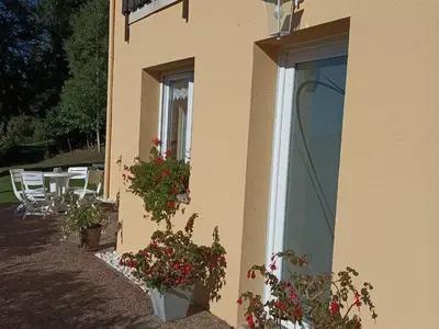 Jardin de l'établissement Gîte à la montagne avec cheminée, wifi et joli terrain - FR-1-589-179