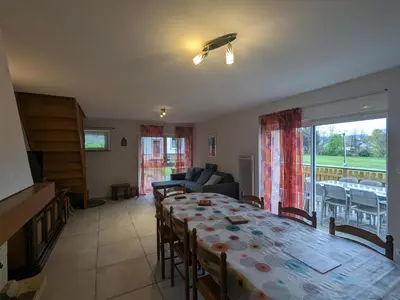 Coin salon dans l'établissement Gîte Alsace proche forêts, randonnée, stations de ski, 2 salons, terrasse sud, cheminée, animaux acceptés - FR-1-589-200