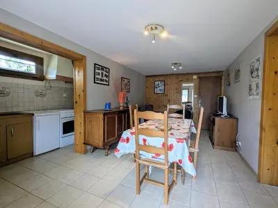 Cuisine ou kitchenette dans l'établissement Gîte convivial à Xonrupt-Longemer, près du lac et des activités sportives, avec wifi et terrasse - FR-1-589-204