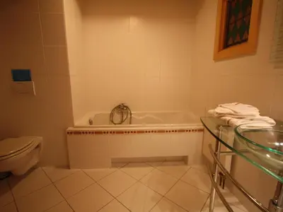 Salle de bains dans l'établissement Grande Ferme Rénovée avec Jardin, Terrasse et Sentiers à Proximité - Vosges - FR-1-589-232