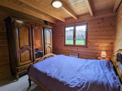 Plan de l'établissement Chalet chaleureux avec terrasse, proche forêt et sentier, à 15 km des stations de ski de Gérardmer - FR-1-589-247