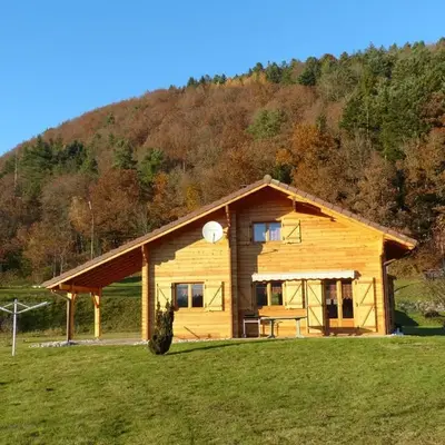 Chalet chaleureux avec terrasse