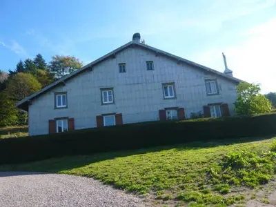 Plan de l'établissement Gîte de montagne rénové avec poêle à bois - Saulxures-sur-Moselotte - FR-1-589-237